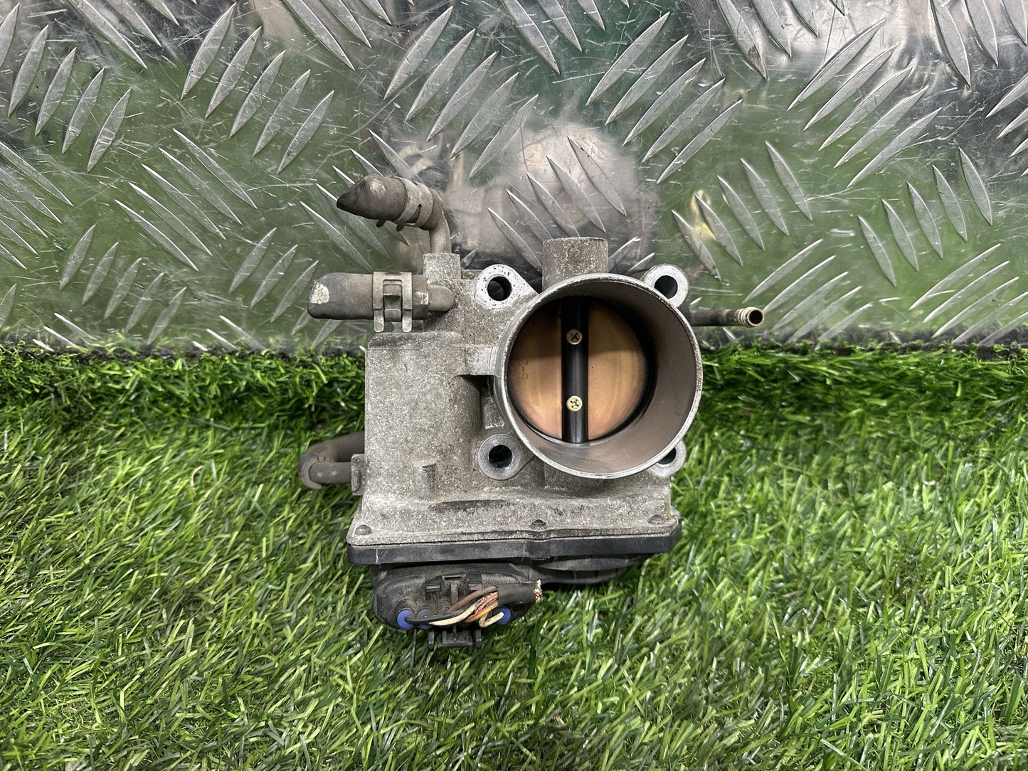 2000-2005 Toyota Estima R30 - Throttle Body PN: 2AZ-(22030-28060)