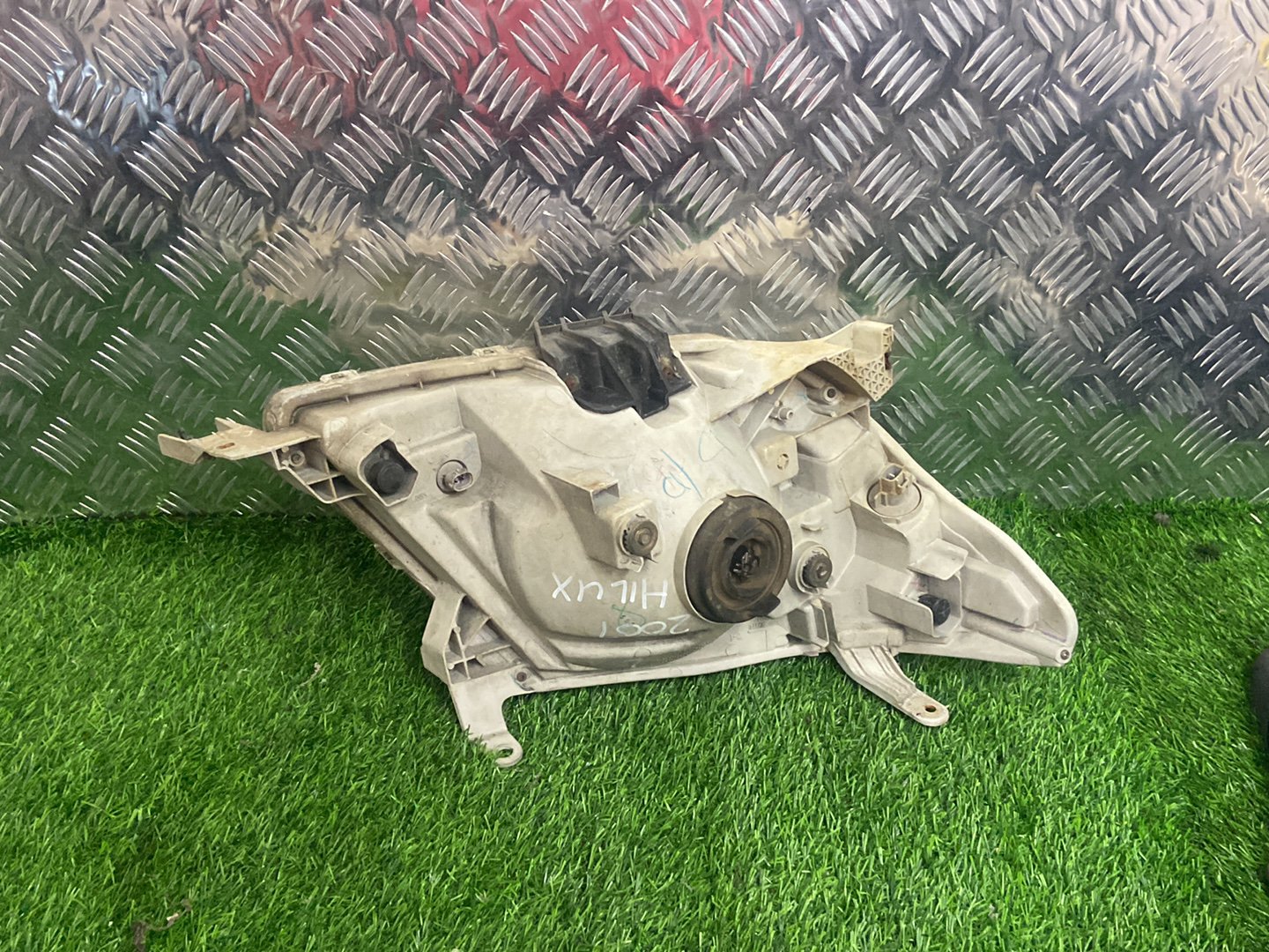 2004 - 2015 Toyota Hilux Left Headlight KOITO 100-16517