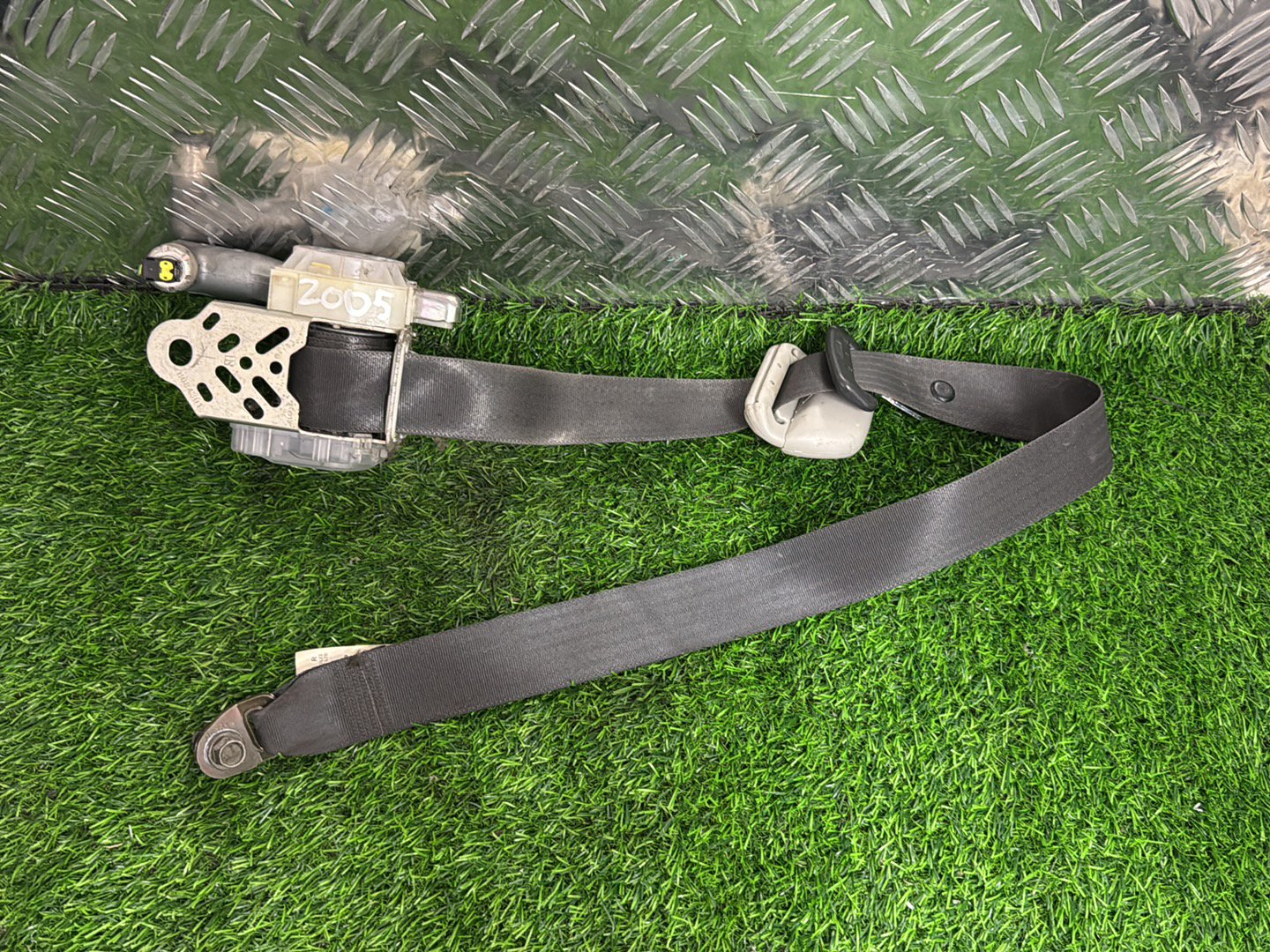 2005-2010 Suzuki Swift Right Front Seat Belt 7M3370-P