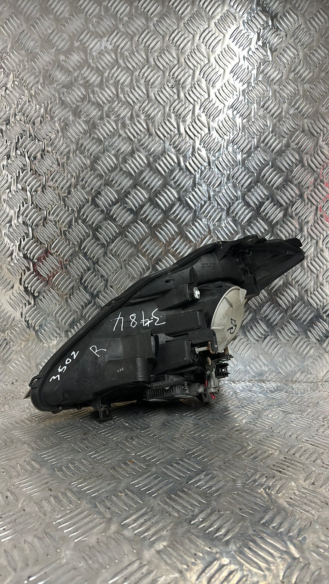 2004-2007 Nissan 350Z Right Headlight KOITO 100-63705