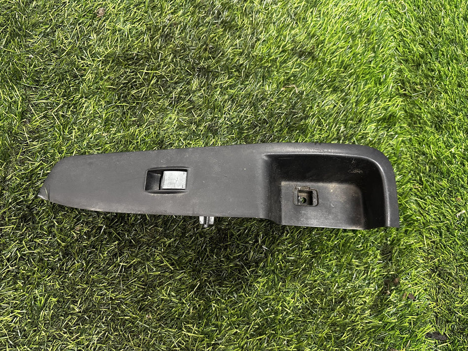 2008 Mitsubishi Outlander CW*W - Left Front Power Window Switch PN: