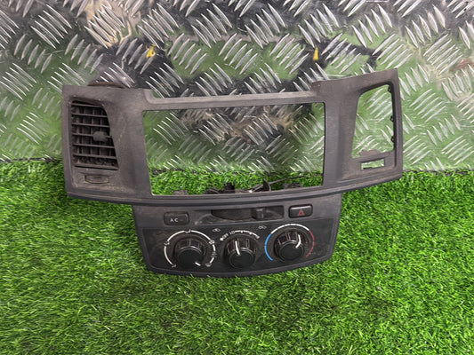 2009-2015 Toyota Hilux- Dash Vent Surround Centre PN: TOYOTA 55420-0K380