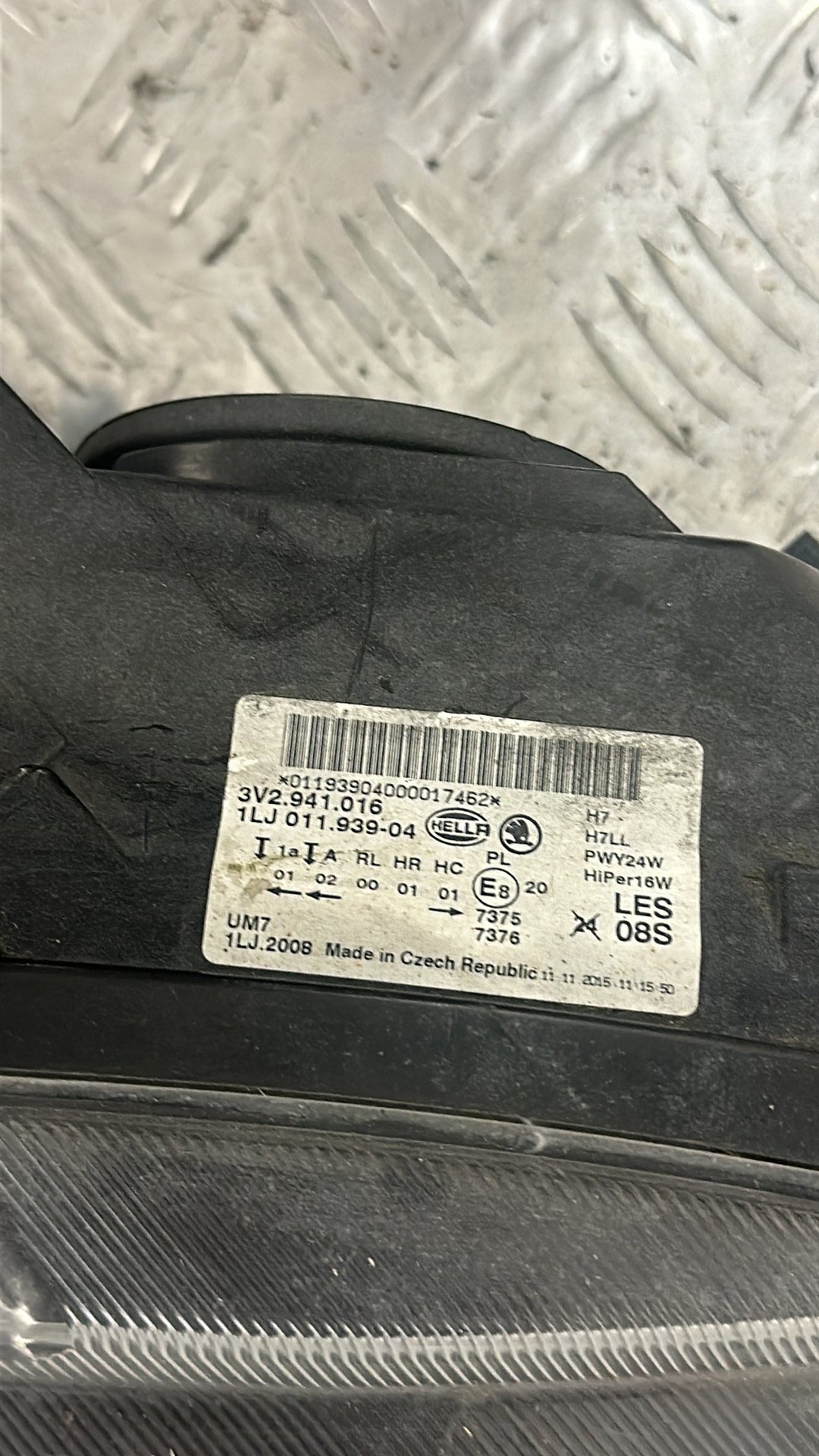 2015-2025 Skoda Superb 3V3- Right Headlight PN: 3V2 941 016
