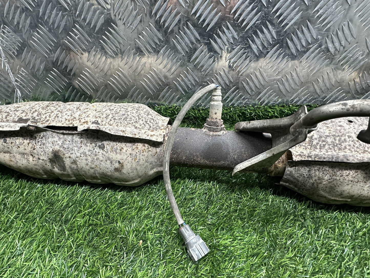 2004-2019 Toyota Hiace H200- Catalytic Converter PN: 2 PLUG