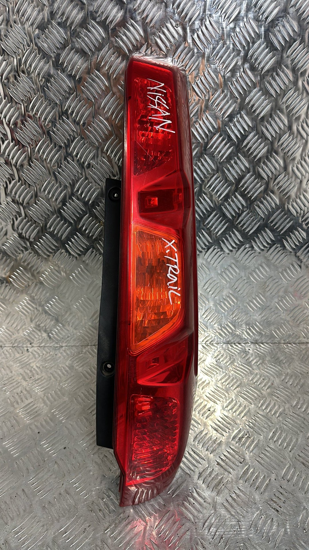 2007-2013 Nissan X-Trail T31- Right Taillight PN: 220-63929