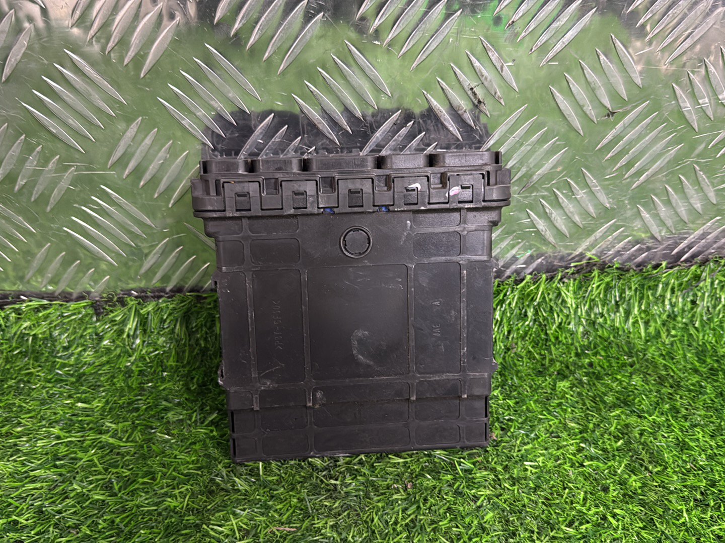 2002 - 2011 Mitsubishi Colt ECU MN132902