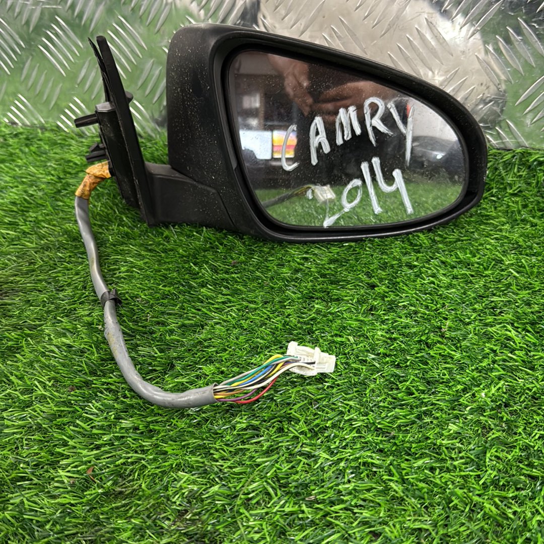2011 - 2017 Toyota Camry Right Door Mirror TOYOTA 026726