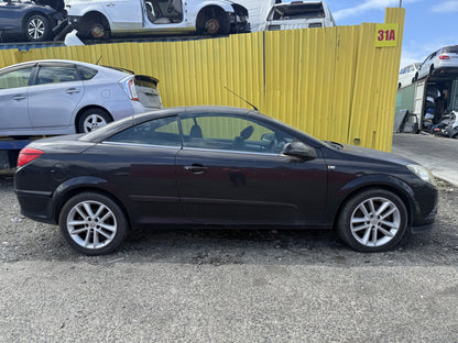 2007 Holden Astra WRECKING FOR PARTS ONLY