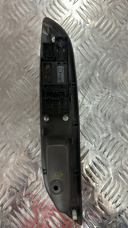 Mitsubishi Triton Master Power Window Switch 8608A311
