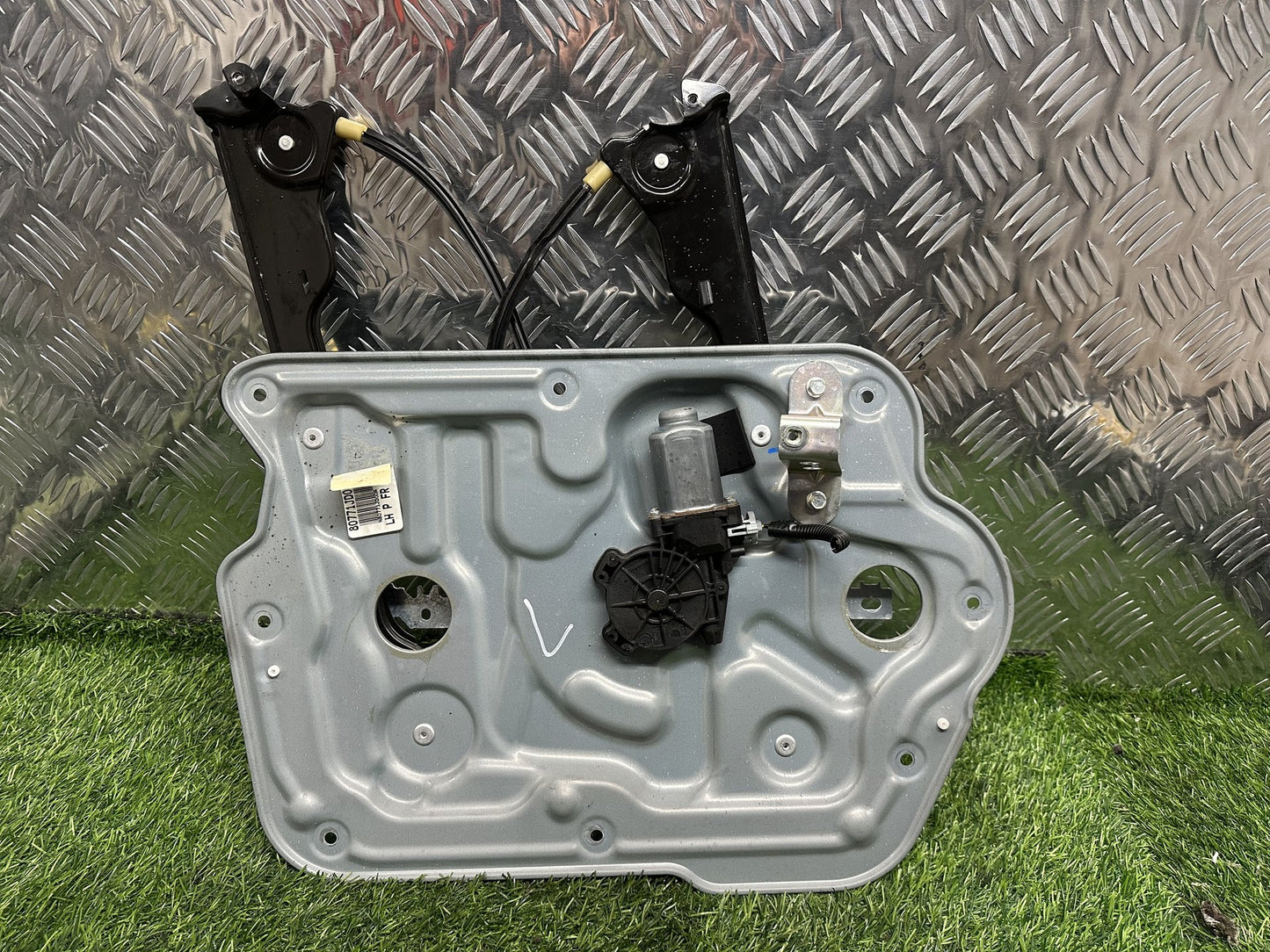 2006-2013 Nissan Dualis J10- Left Rear Window Regulator/Motor PN: (2 PIN)-80771JD00A-1857-0064