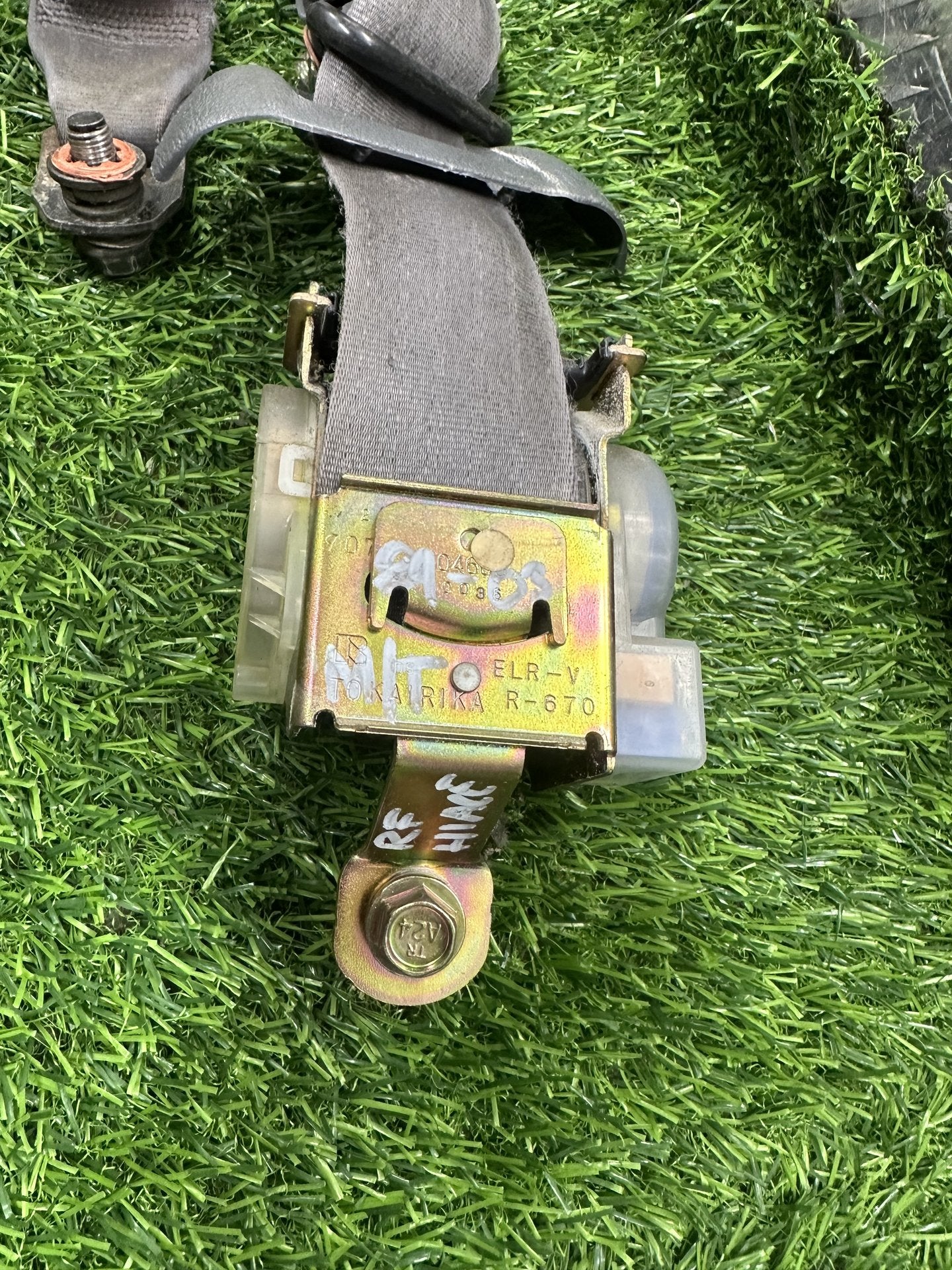 1990-2004 Toyota Hiace H100- Right Front Seat Belt PN: