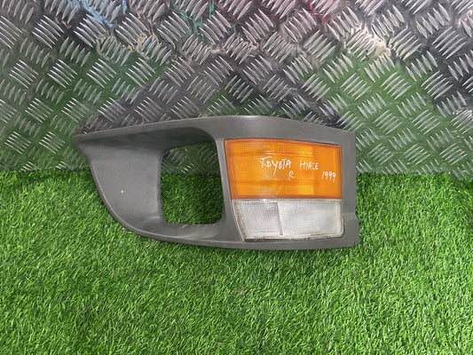 1990 - 2003 Toyota Hiace Right Corner Light TOYOTA 26-35