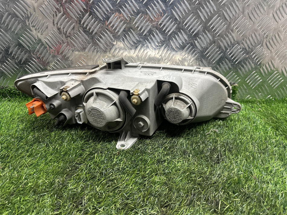 2006 Holden Commodore VZ - Left Headlight PN: 92122169