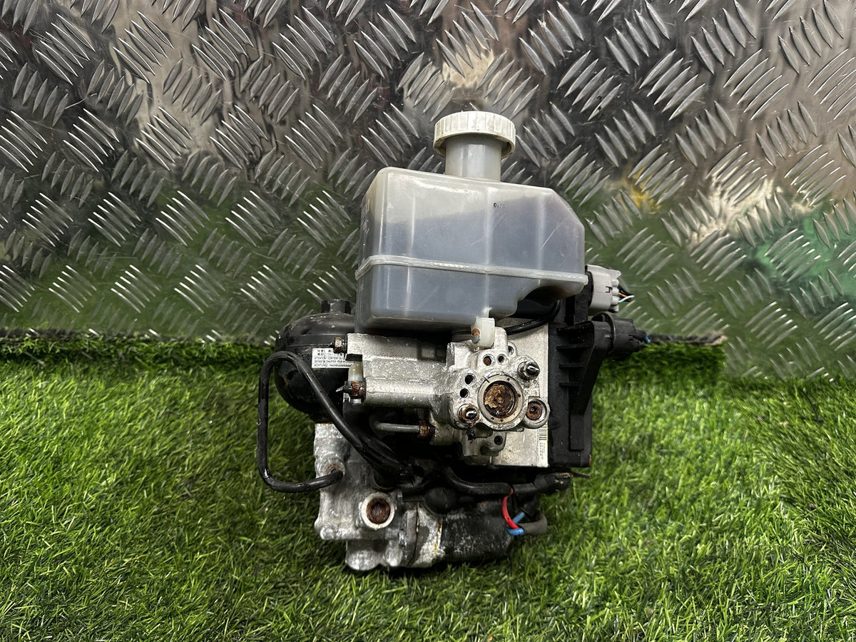 1999-2006 Mitsubishi Pajero V7*W - ABS Hydraulic Pump & Modulator Assembly PN: 4M41 2.8L Diesel