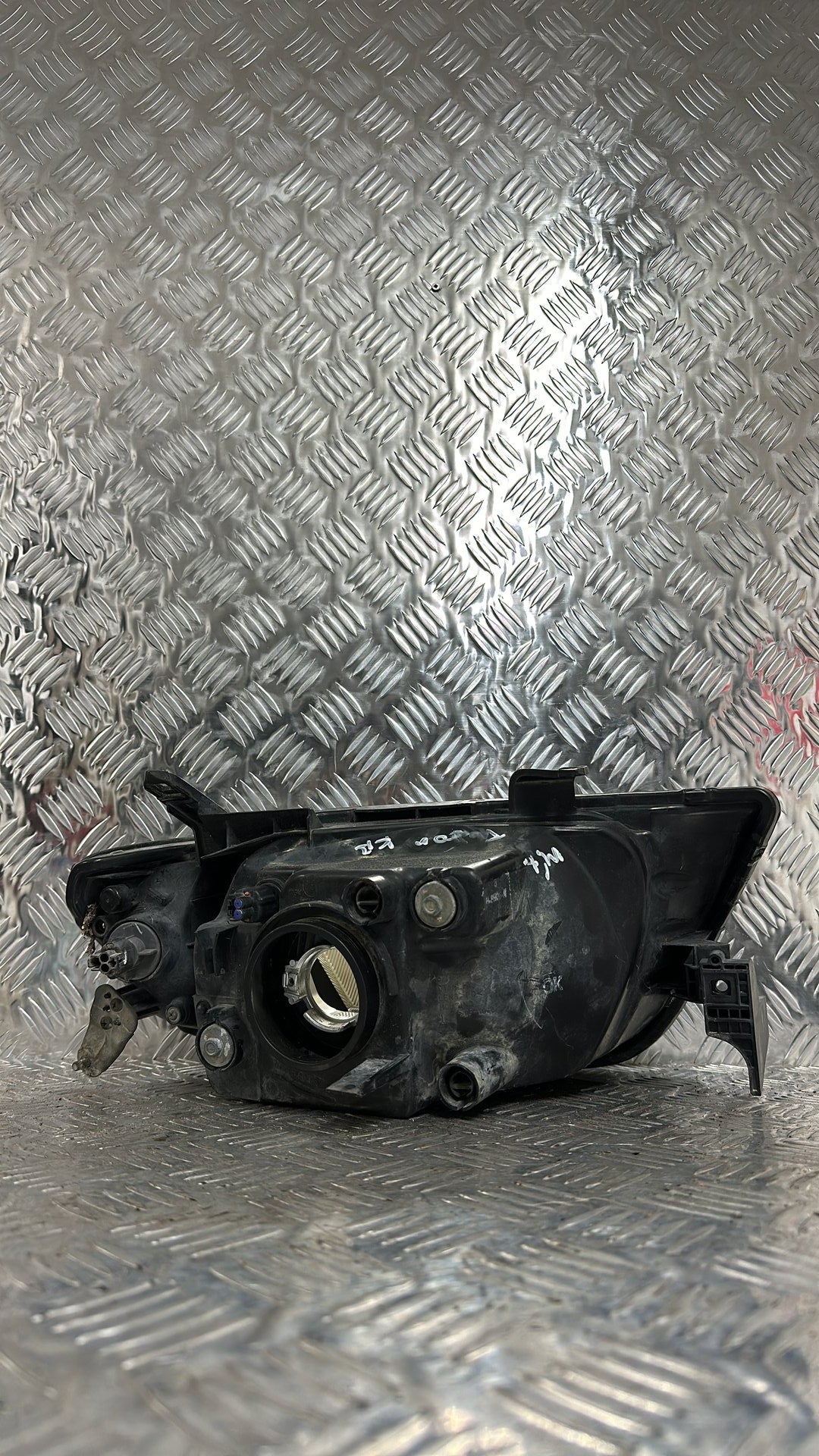 2006-2008 Mitsubishi Triton KB8T- Left Headlight PN: P4512