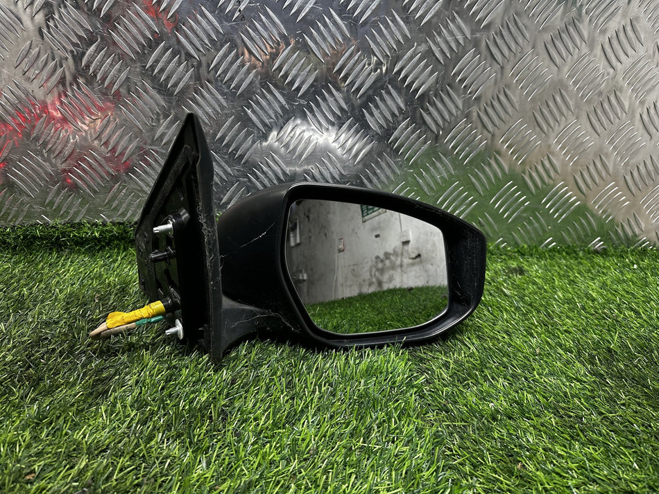 2012-2017 Nissan Latio N17 - Right Door Mirror PN: 5 WIRE TYPE