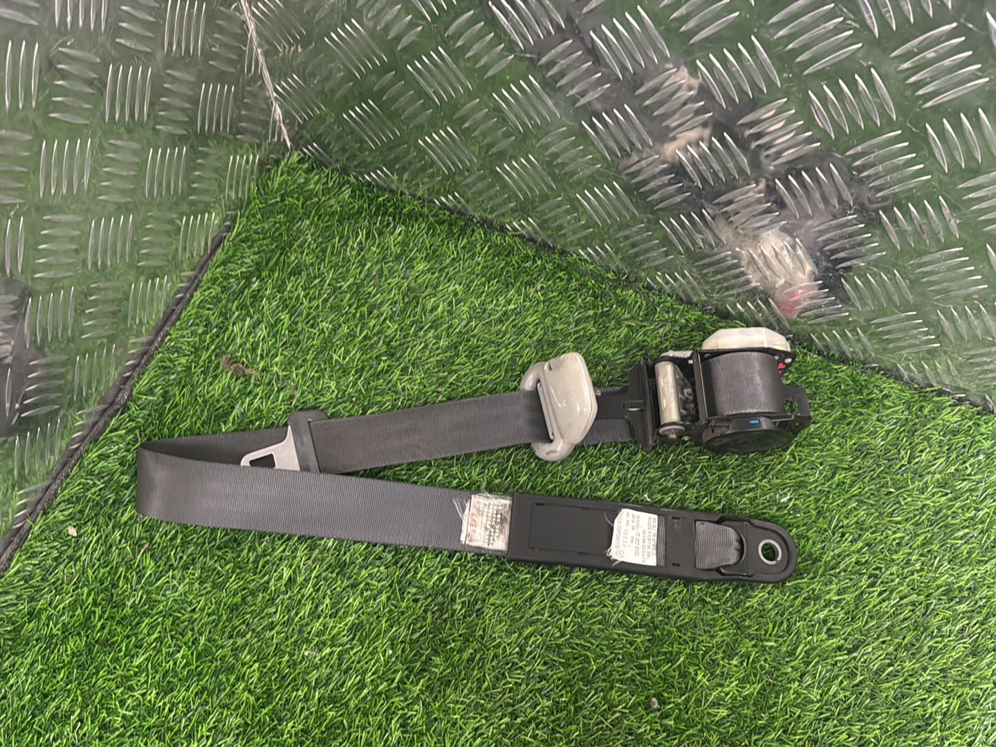 1994 - 1998 Mitsubishi Lancer Left Front Seat Belt TK-AB2-N586