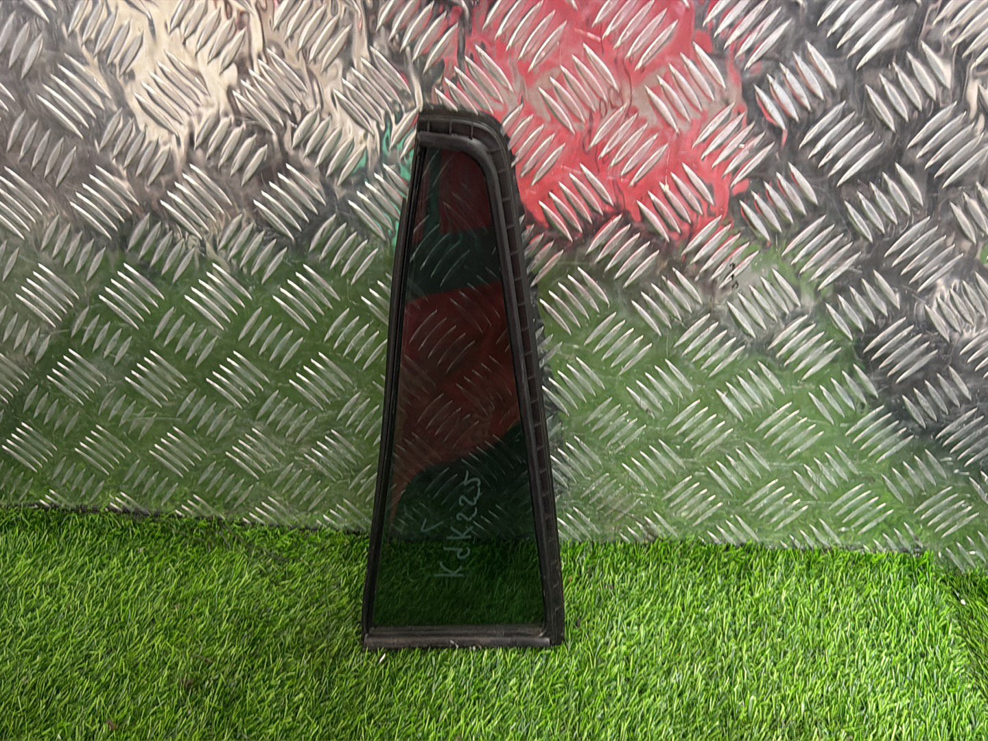 2002 - 2007 Mazda Demio Left Rear Quarter Door Glass M3Q8 tint