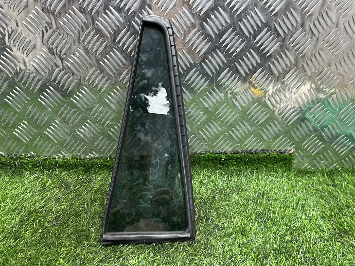 2002-2007 Mazda Demio DY - Right Rear Quarter Door Glass PN: M3Q8