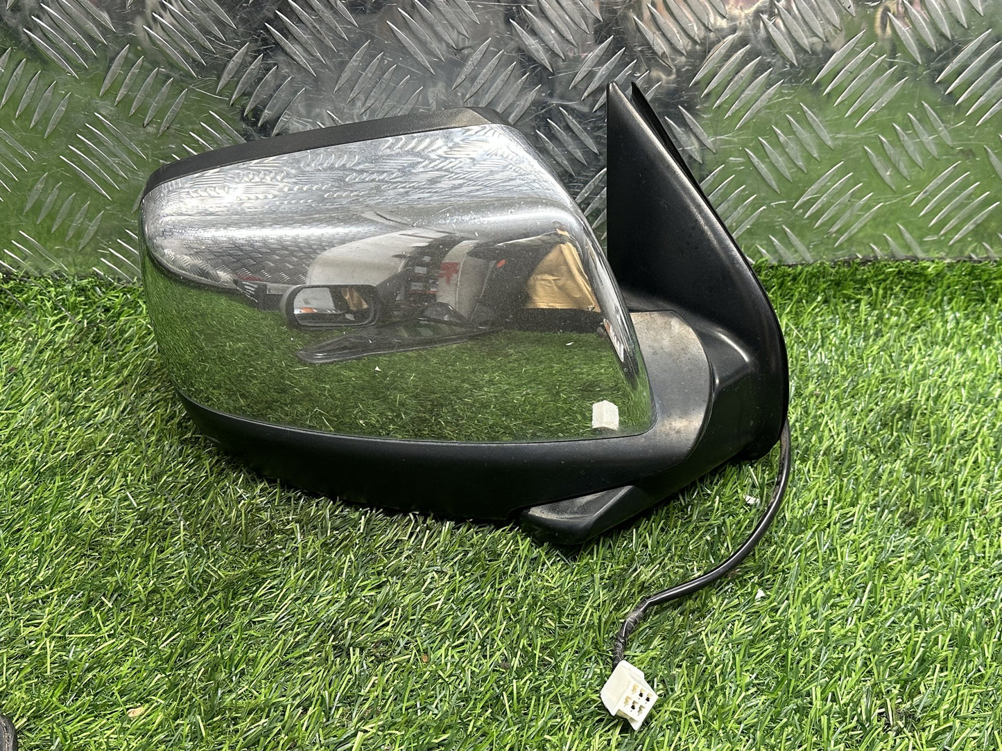 2006-2011 Mazda BT-50 UN- Right Door Mirror PN: 3 WIRE TYPE