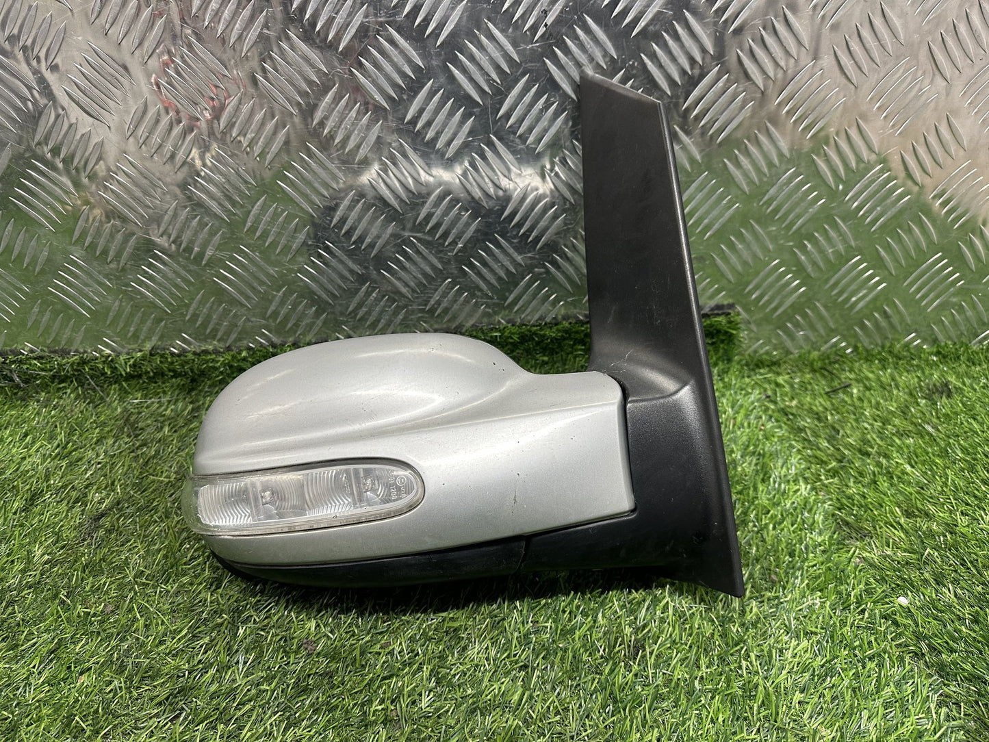 2003-2010 Mercedes-Benz Viano V-Class W639- Right Door Mirror PN: 6 WIRE TYPE