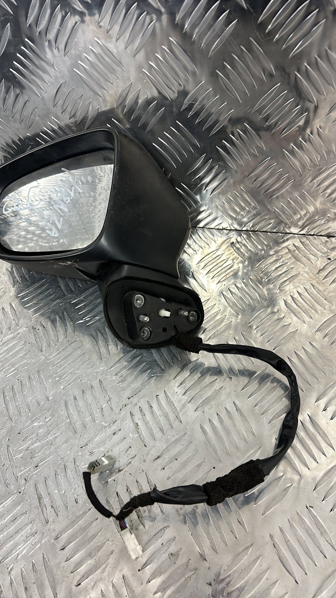 2012-2018 Mazda Atenza GJ*- Left Door Mirror PN: 8 WIRE/ 2 WIRE (2 PLUG TYPE)