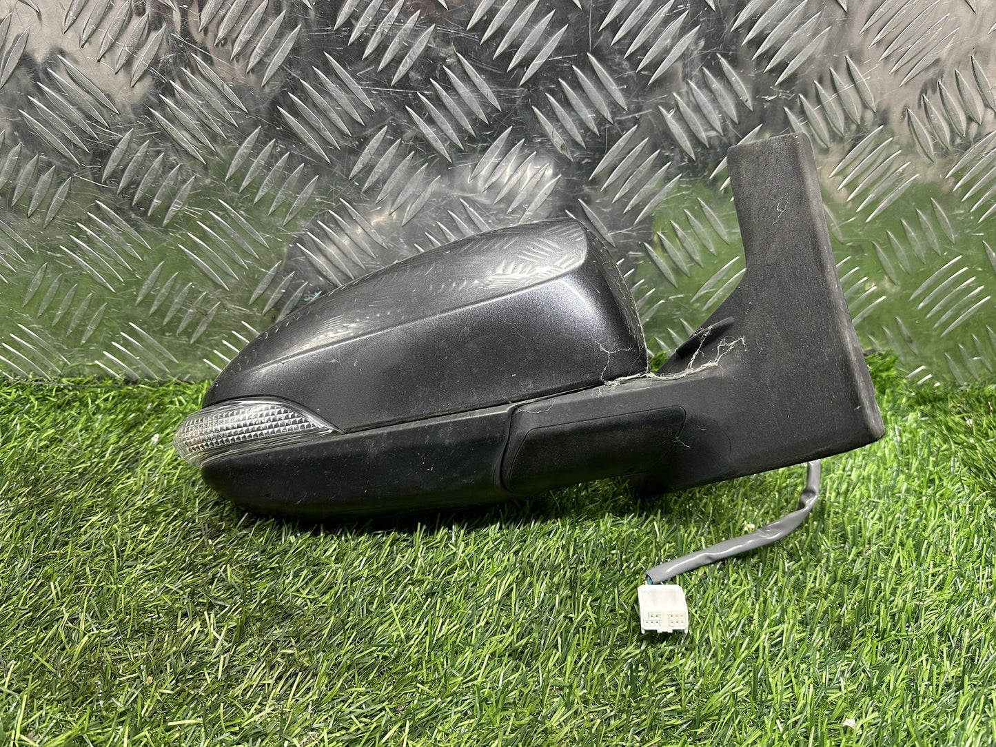 2011-2021 Toyota Aqua NHP10- Right Door Mirror PN: 7 WIRE TYPE
