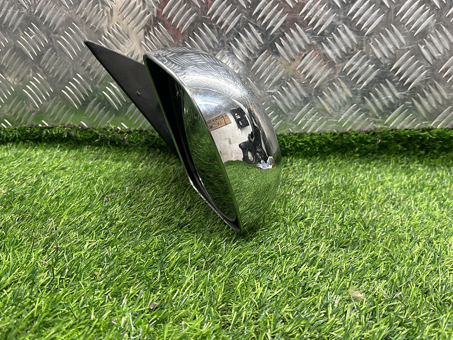 2004 - 2019 Toyota Hiace Right Door Mirror 5 WIRE TYPE