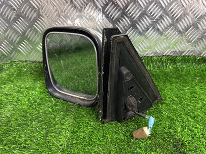 1999 - 2006 Mitsubishi Pajero Left Front Door 5 Wire