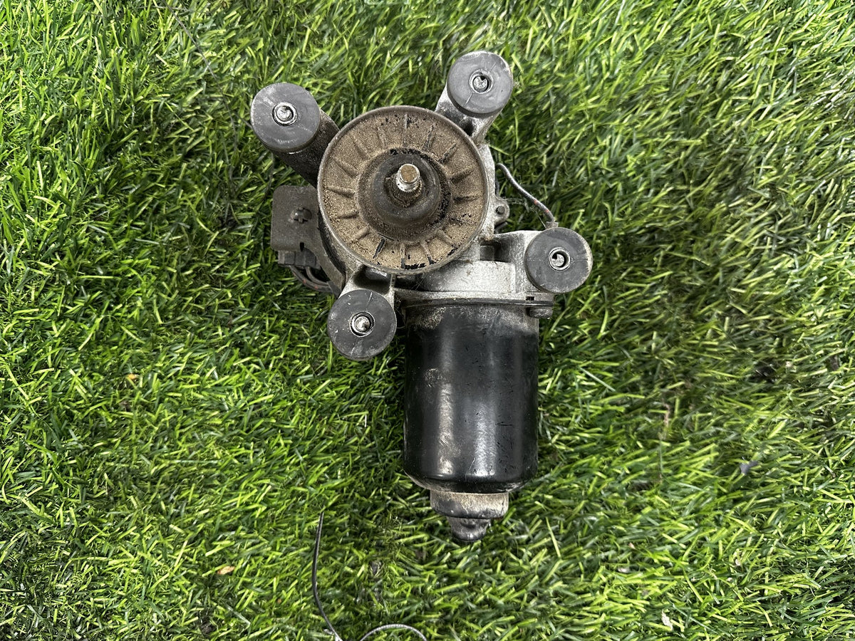1995-2002 Toyota Hilux Surf - Front Wiper Motor PN: 159200-3051