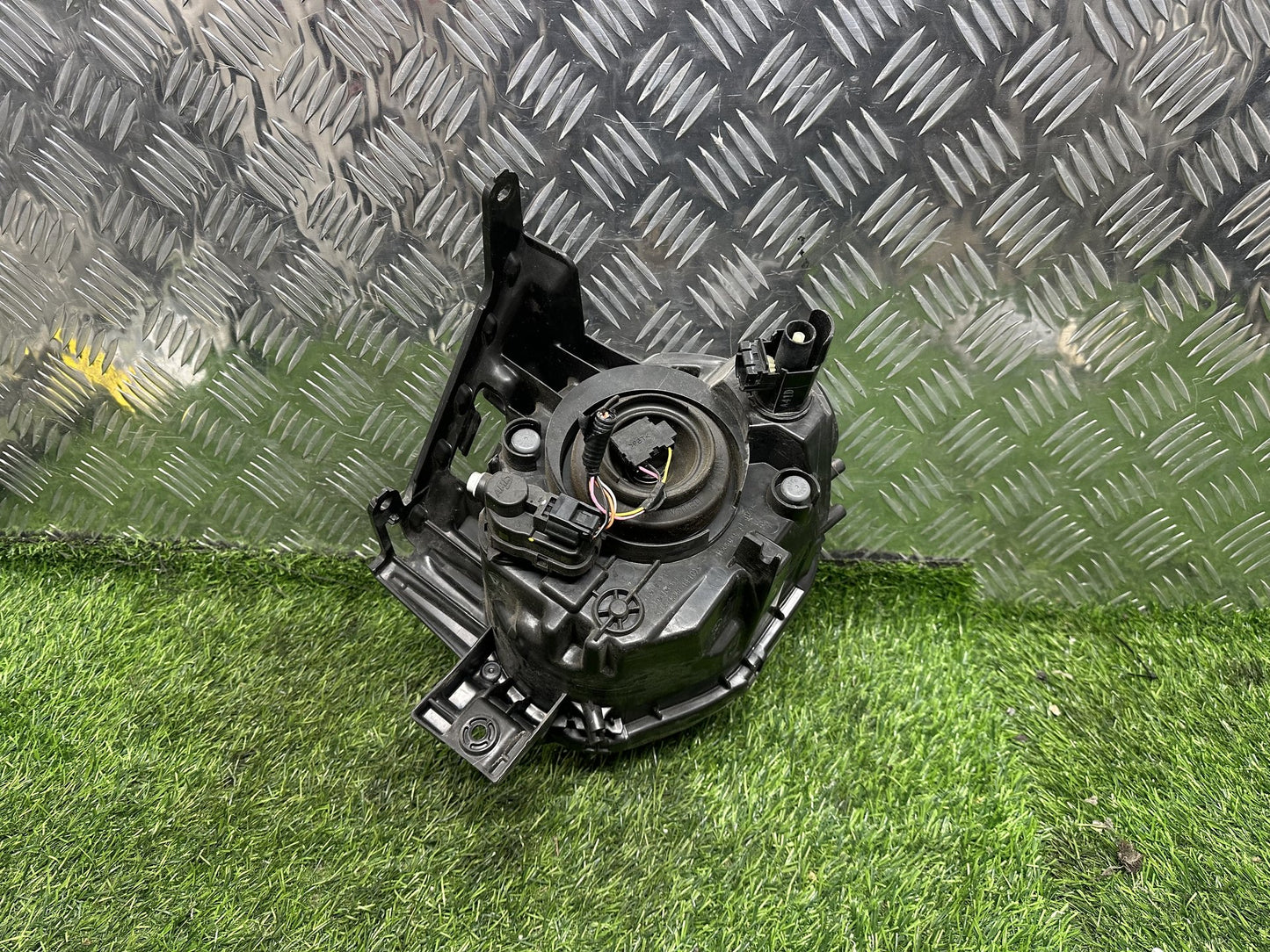 2010-2014 Nissan Juke F15- Right Headlight PN: ICHIKOH VALEO H012