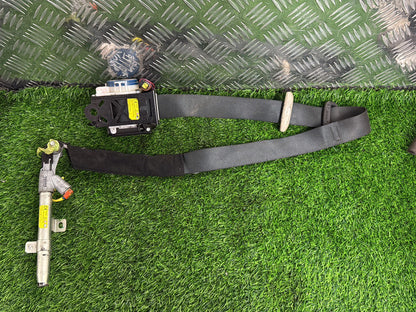 2015 - 2024 Mitsubishi Triton Right Front Seat Belt TTC-AH2-EN331