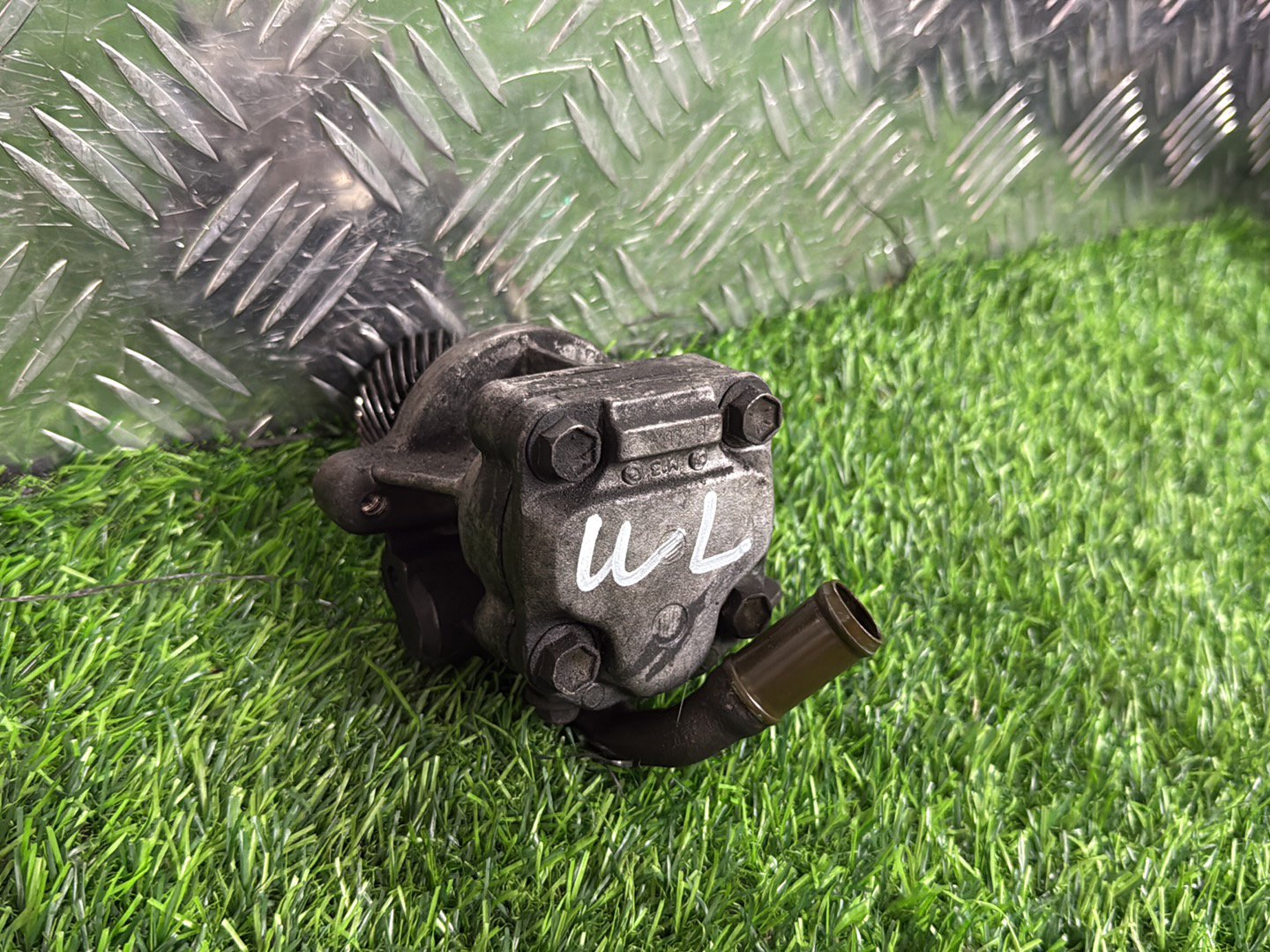Ford Courier Power Steering Pump WL