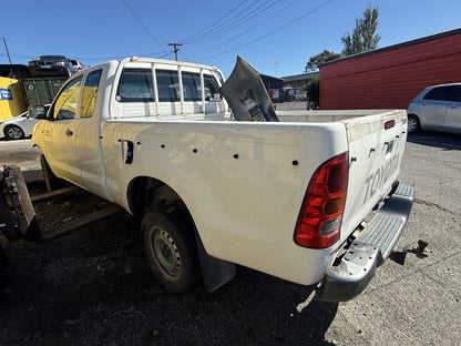 2010 Toyota Hilux 1KD-FTV WRECKING FOR PARTS ONLY