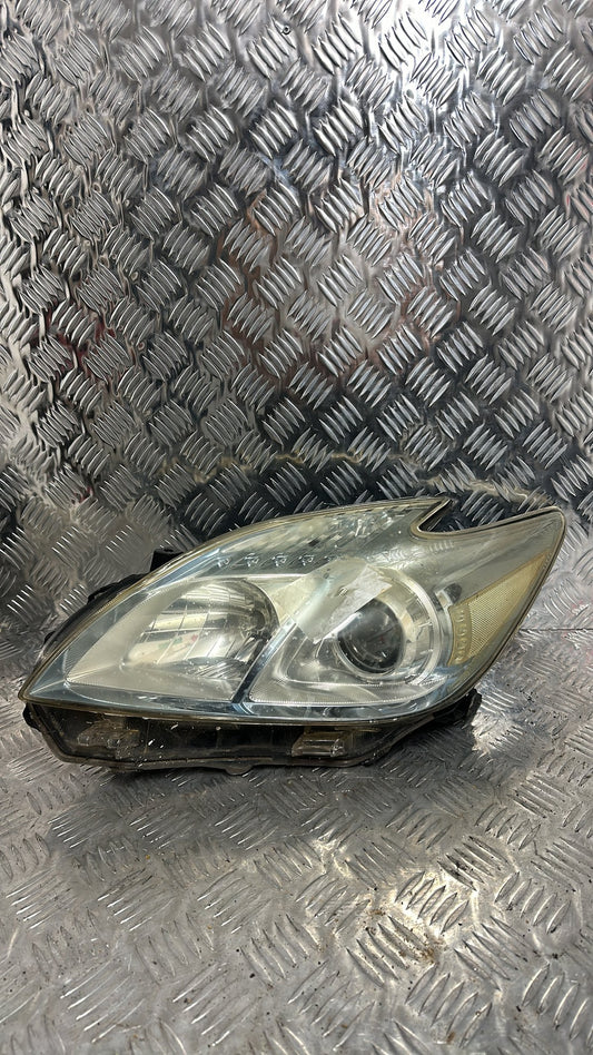 2009-2015 Toyota Prius ZVW30- Left Headlight PN: Koito 47-29