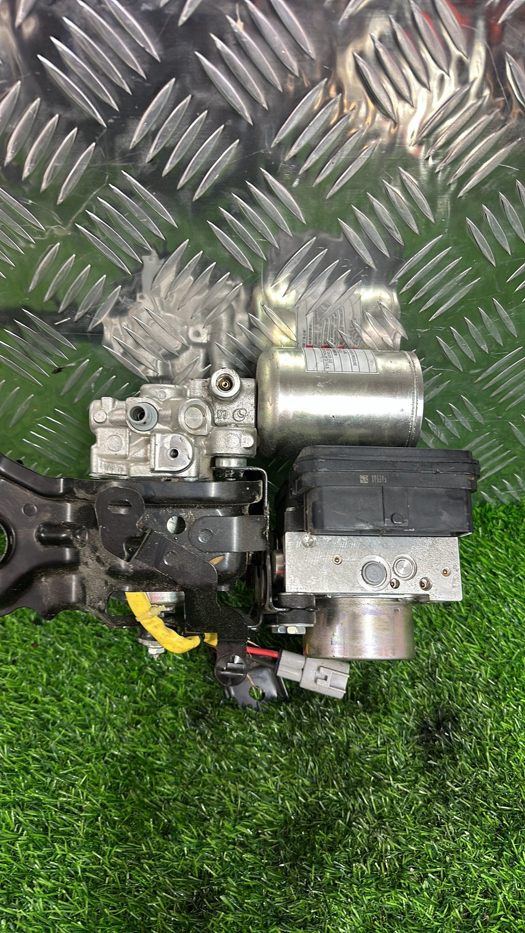 Toyota RAV4 ABS Pump/Modulator 44510-42220