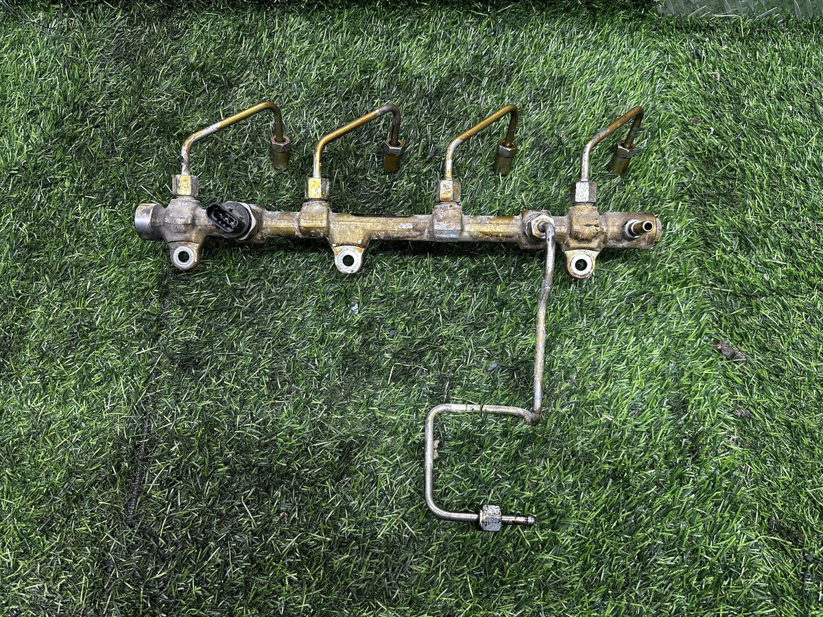 2012-2019 Foton Tunland P201 - Fuel Injector Rail and Line Set PN: BOSH-0 445 224 059