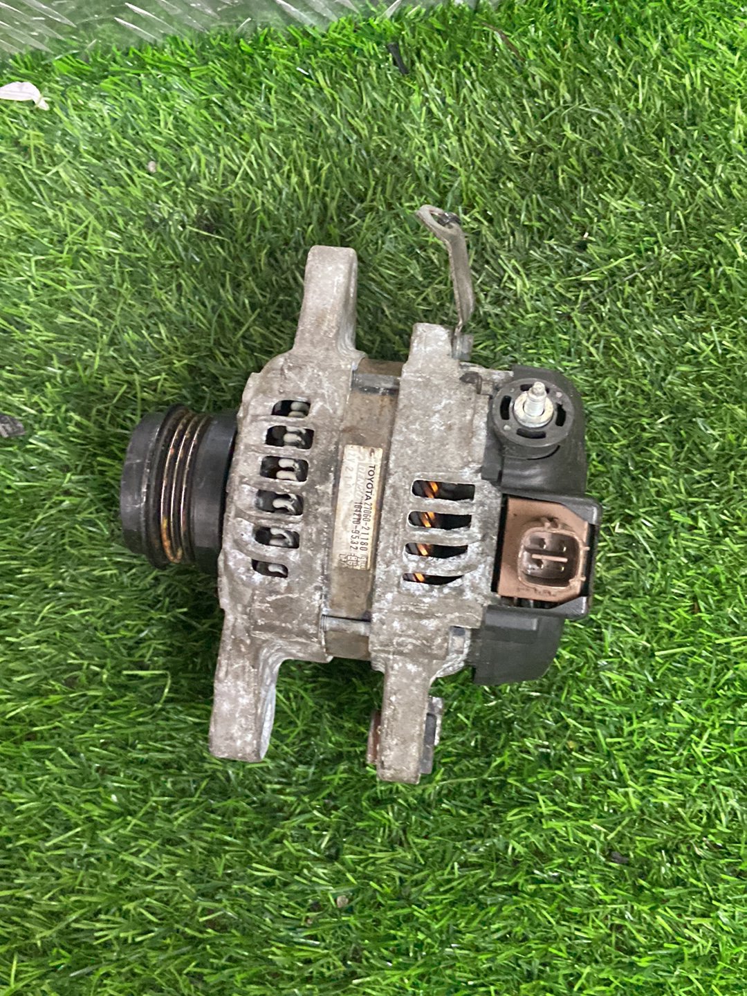 Toyota Vitz Alternator 2706021180