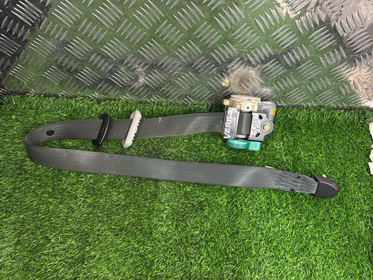 2004 - 2015 Mazda Verisa Right Front Seat Belt T89302T