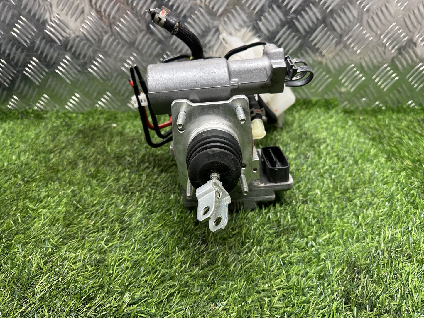 2018-2021 Toyota Prius- ABS Pump/Modulator PN: 4721042131