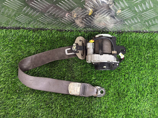 2001-2006 Nissan Caravan E25- Right Front Seat Belt PN: TK-AB2-G1625
