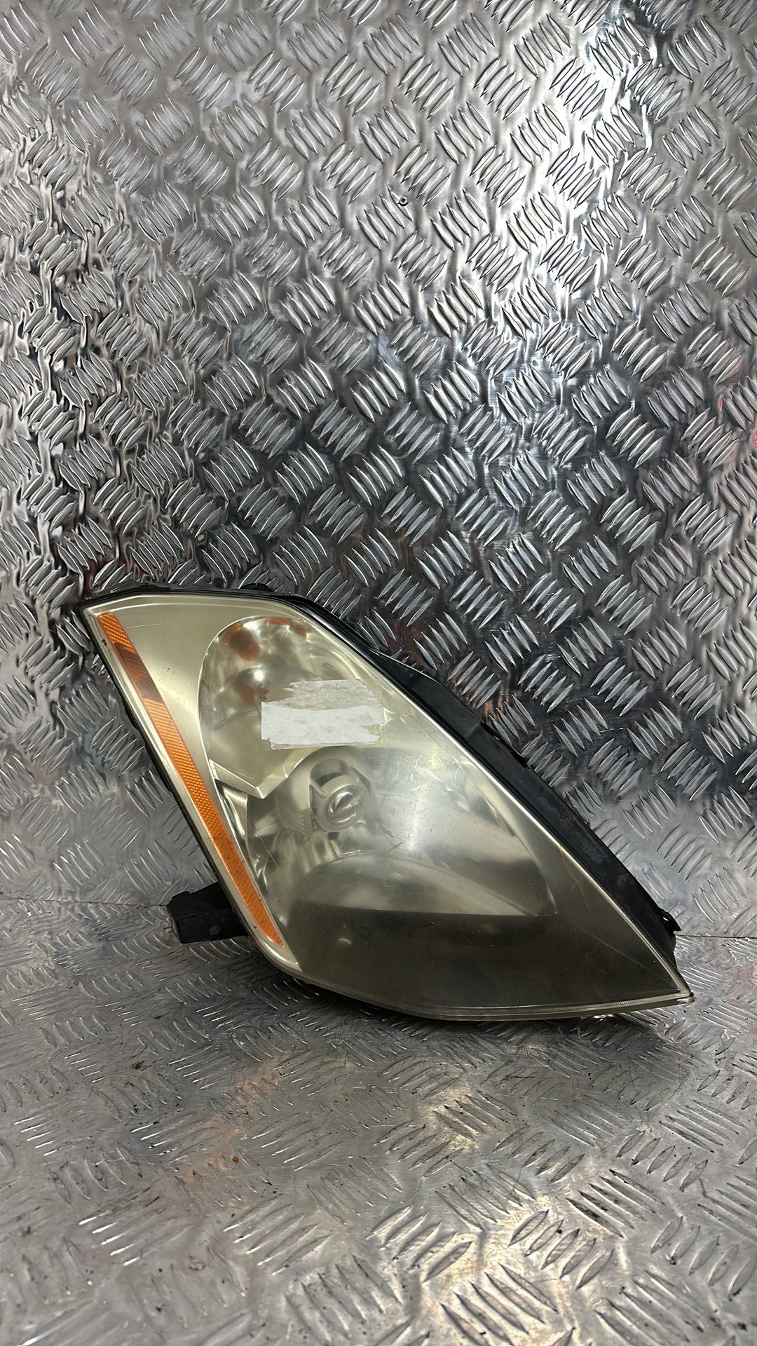 2004-2007 Nissan 350Z Right Headlight KOITO 100-63705
