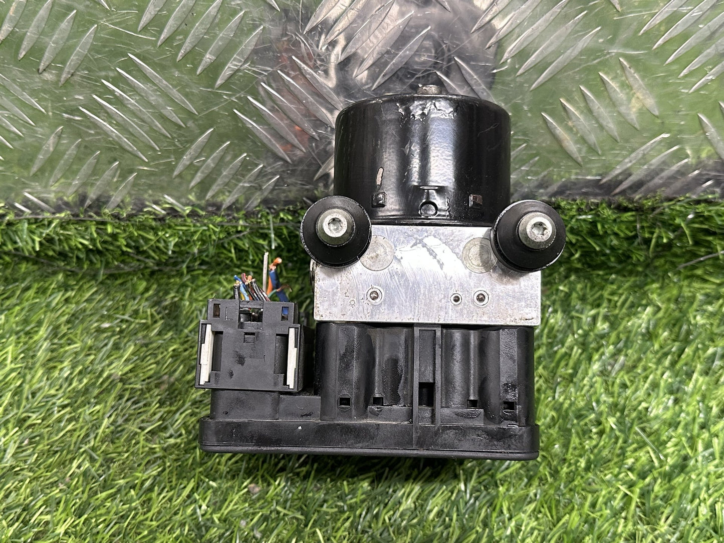 2006-2012 Mitsubishi Outlander- ABS Pump/Modulator PN: 4670A340