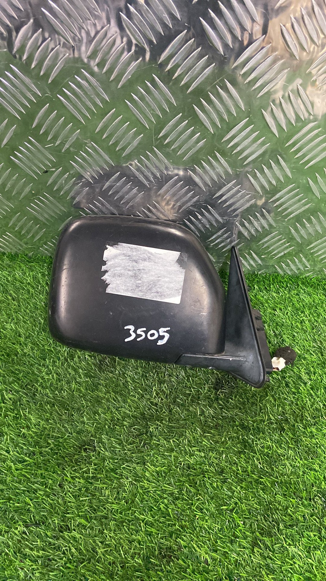 1995-2001 Toyota Hiace H1- Right Door Mirror PN: 3 WIRE TYPE