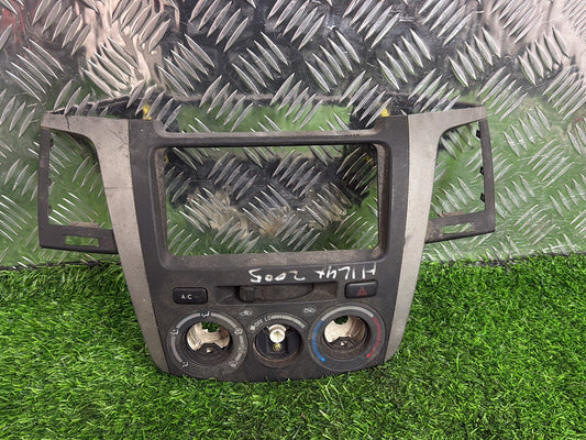 Toyota Hilux Dash Vent Surround Centre Silver Surround TOYOTA 55420-0K0