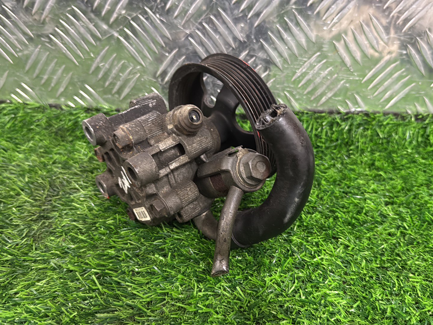 Toyota Noah Power Steering Pump 1AZ