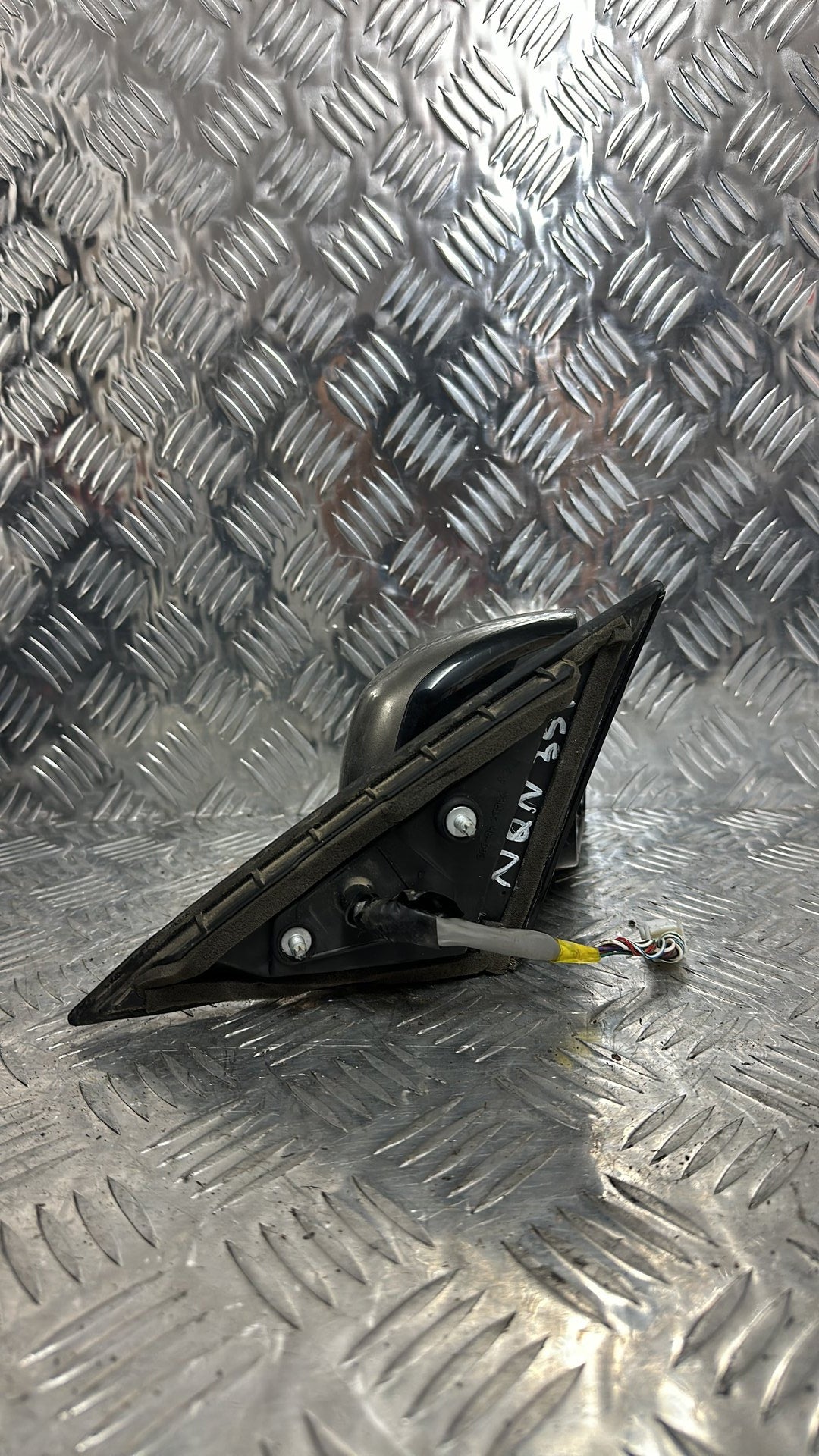 2005-2009 Nissan Fuga GY50- Right Door Mirror PN: 11 WIRE