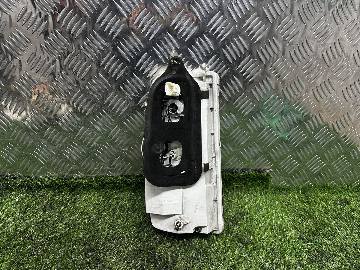 2002-2010 Nissan Elgrand E51 - Right Taillight PN: ICHIKOH D005