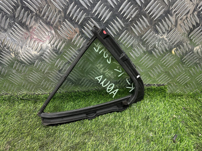 2011-2021 Toyota Aqua NHP10- Right Rear Quarter Door Glass PN: M28.08