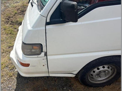 2005 Mitsubishi L300 4G63 LM2811 WRECKING FOR PARTS ONLY